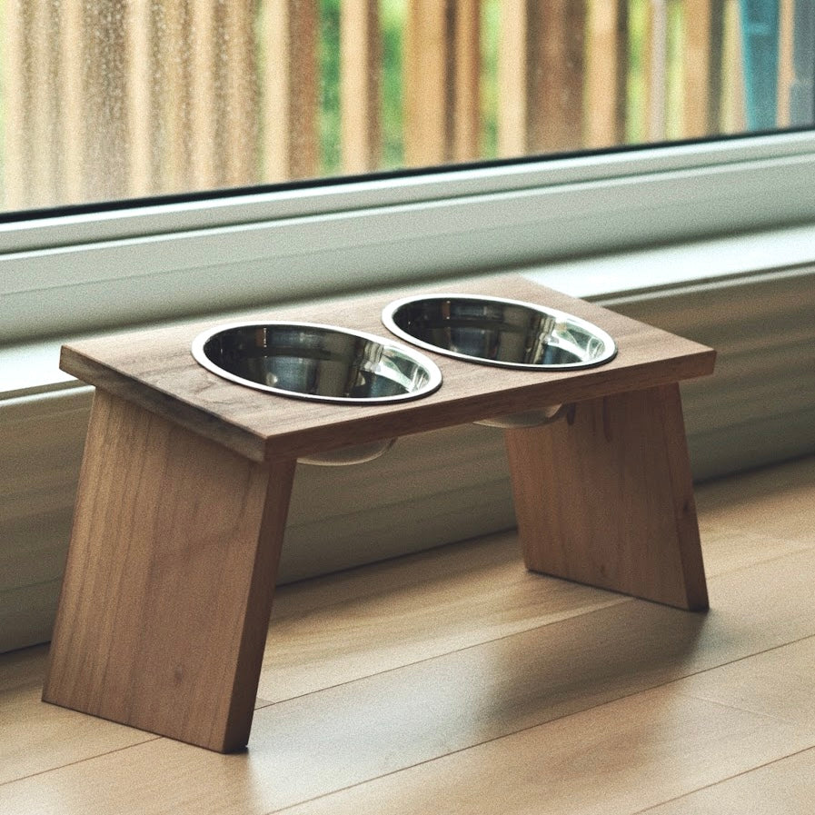 Cat Feeding Station